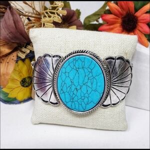 Tipi | Faux Turquoise Stretch Statement Bracelet NWT